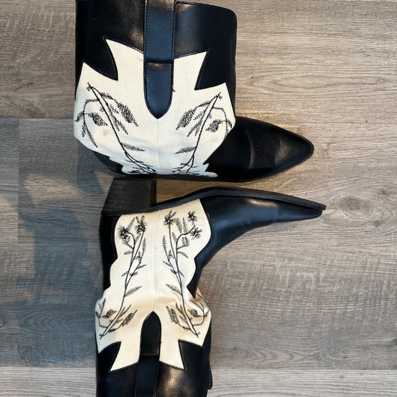 Western Boots - Picture 1 of 5
